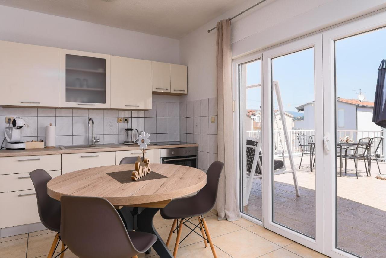 Apartment Planikovica Трогир Екстериор снимка