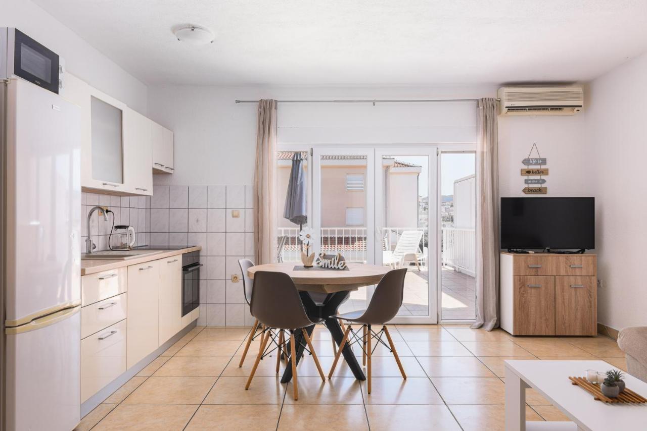 Apartment Planikovica Трогир Екстериор снимка
