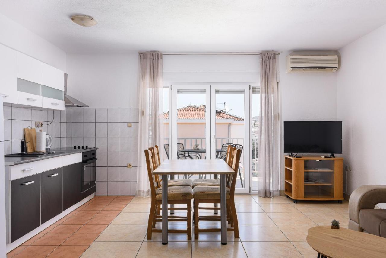 Apartment Planikovica Трогир Екстериор снимка