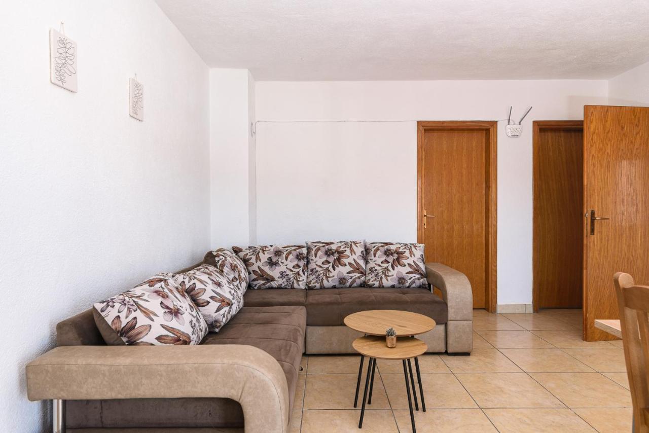 Apartment Planikovica Трогир Екстериор снимка