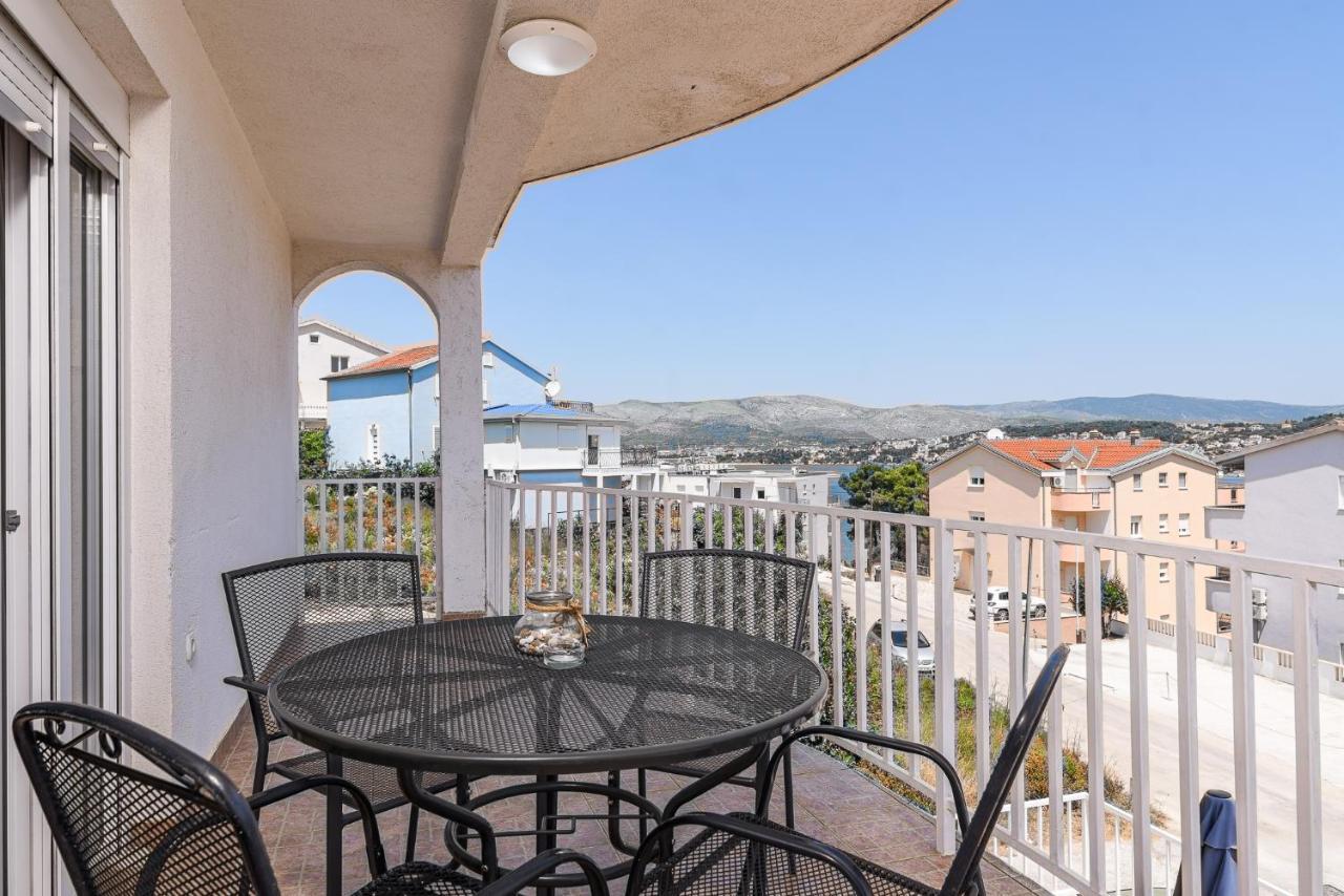 Apartment Planikovica Трогир Екстериор снимка