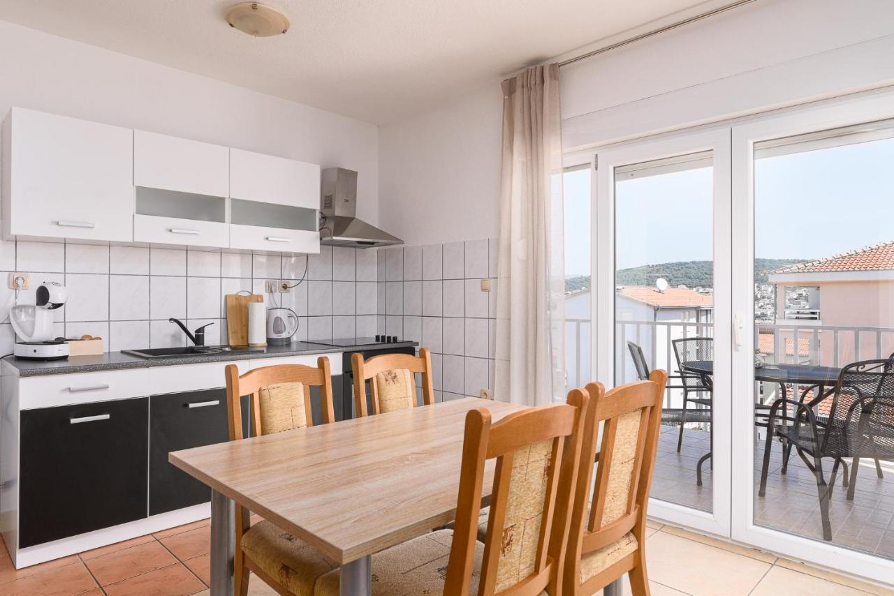 Apartment Planikovica Трогир Екстериор снимка