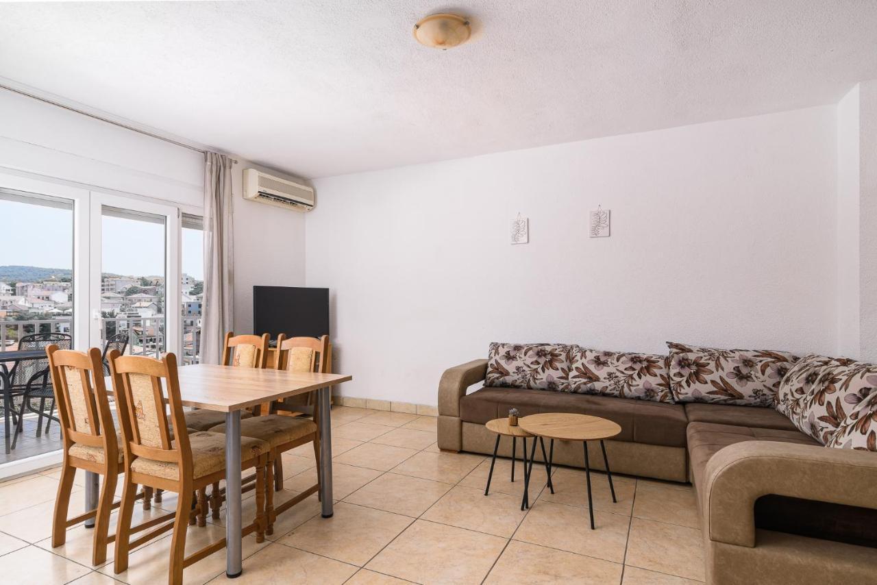 Apartment Planikovica Трогир Екстериор снимка