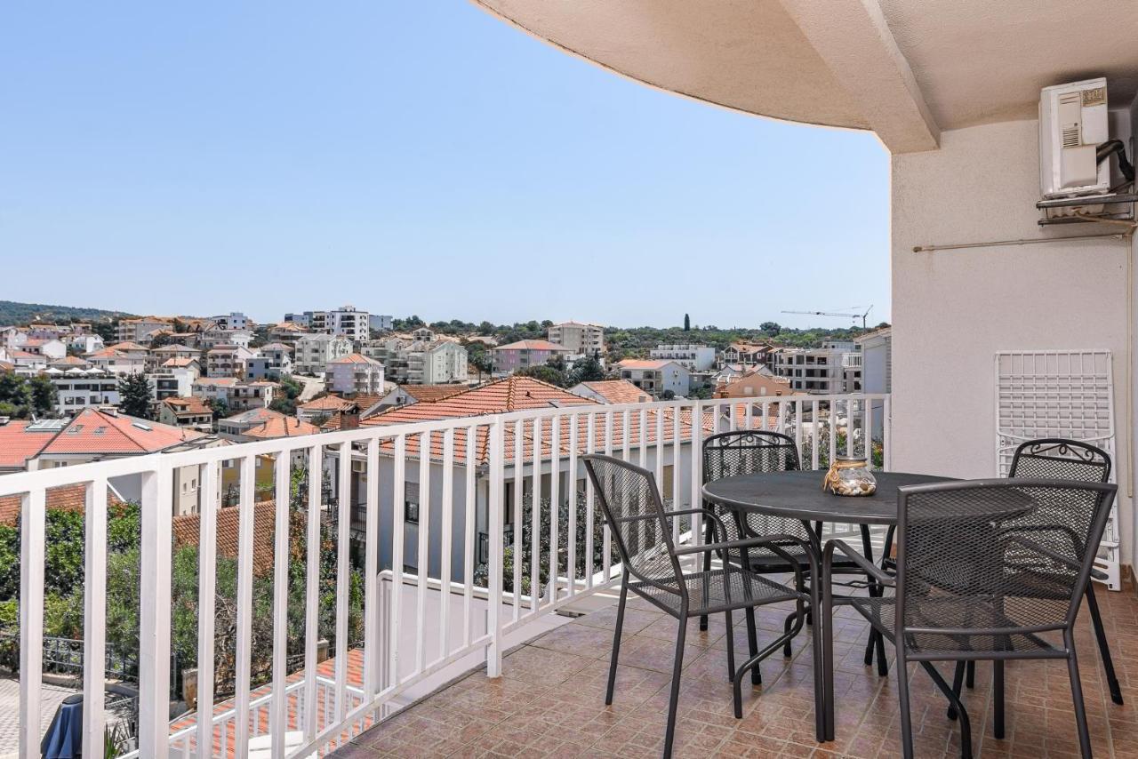 Apartment Planikovica Трогир Екстериор снимка